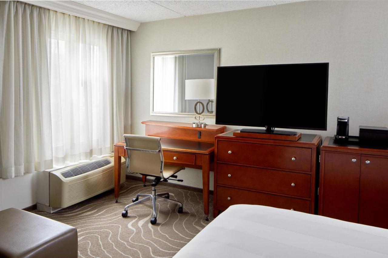 Detroit Metro Airport Marriott Hotel Romulus Exterior foto